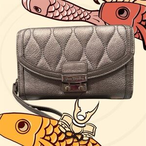 Vera Bradley Tess Ultimate Silver Metallic Leather Wristlet Clutch GUC